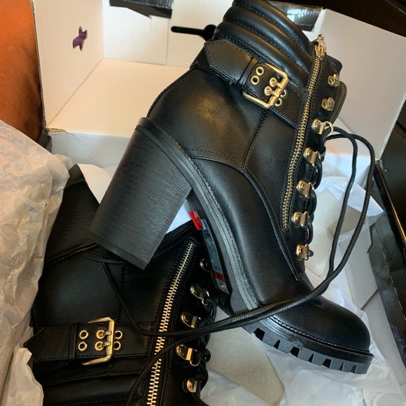 Boots - Picture 4 of 4